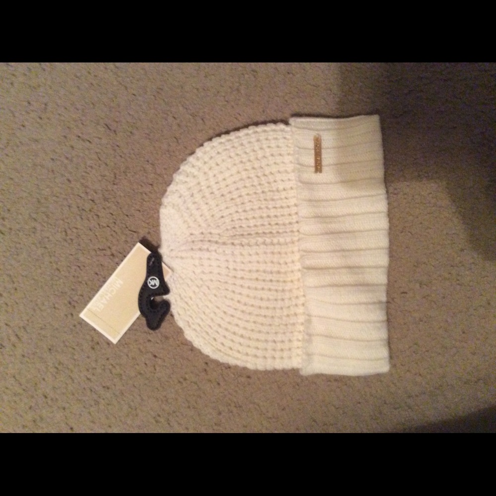 Michael Kors women’s winter beanie hat in cream